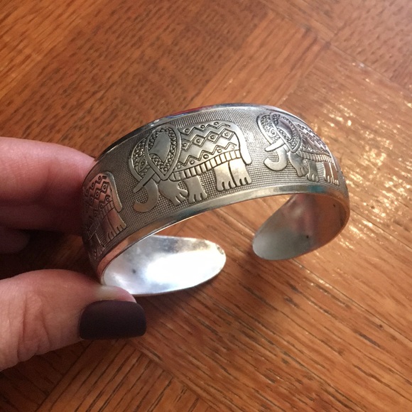 Jewelry - ⛸TRADED⛸Vintage Tibetan Silver elephant cuff bracelet